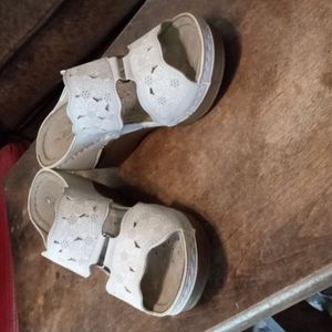 Flexus Wedge Sandals Slip On Cream Lightweight Two Strap Size 6